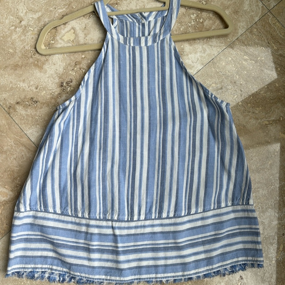 Gorgeous blue and white top